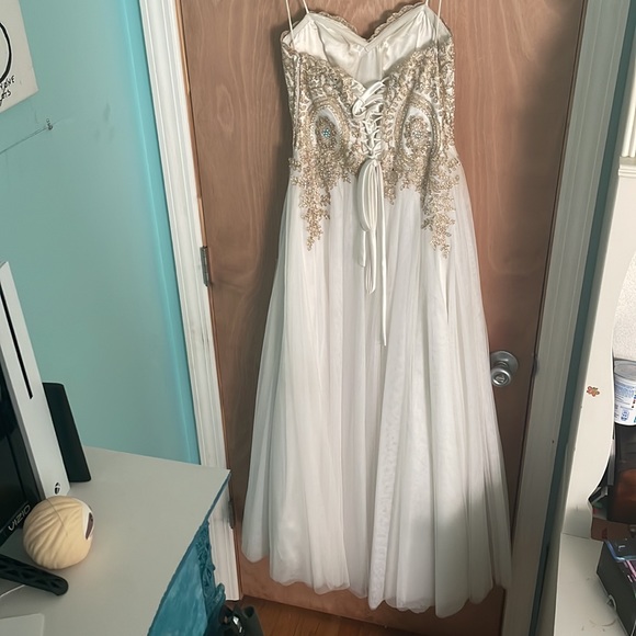 LAST CALL Beautiful strapless prom dress or formal gown - Picture 6 of 9